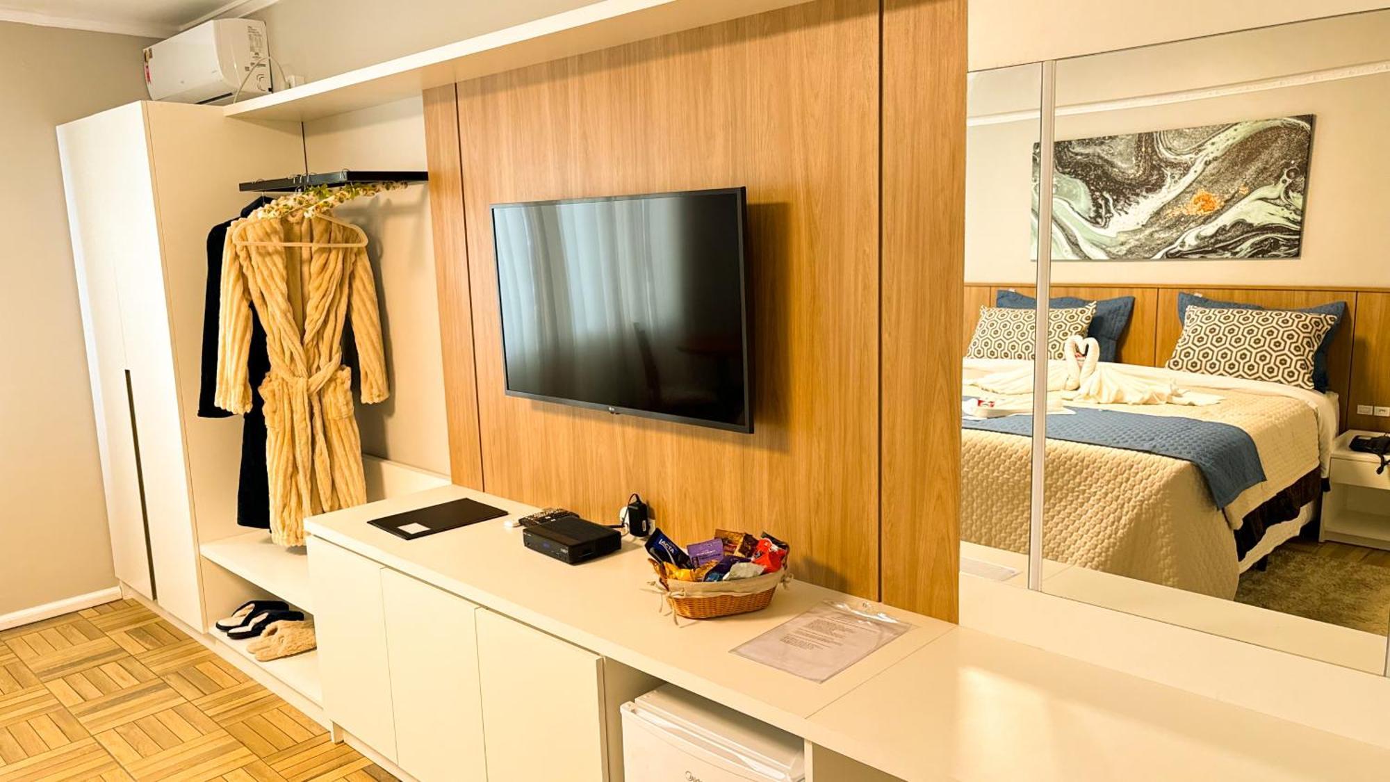 Fares Turis Hotel Uruguaiana Ngoại thất bức ảnh