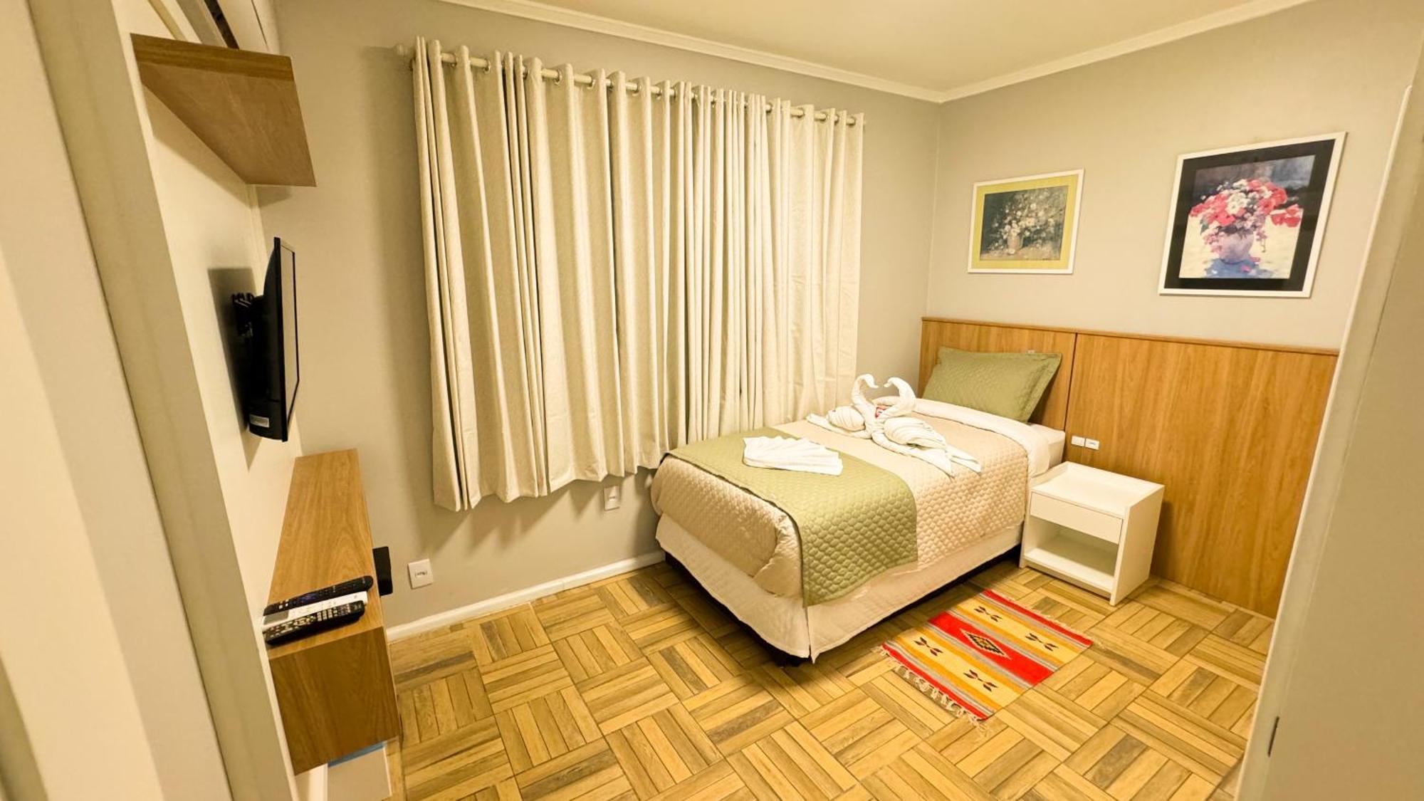 Fares Turis Hotel Uruguaiana Ngoại thất bức ảnh