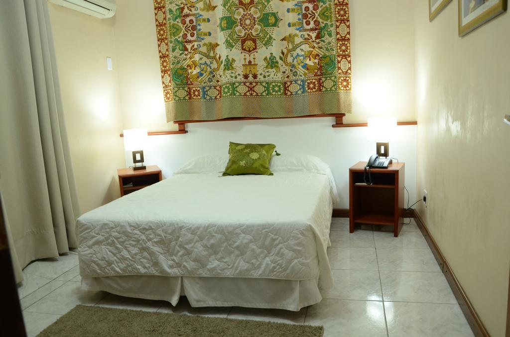 Fares Turis Hotel Uruguaiana Ngoại thất bức ảnh
