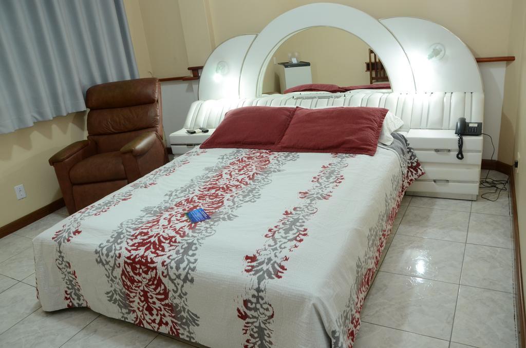Fares Turis Hotel Uruguaiana Ngoại thất bức ảnh